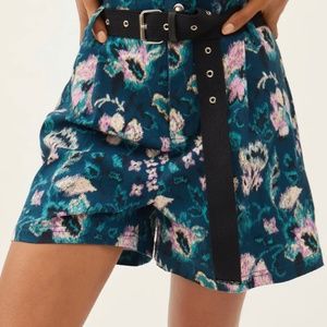 Maria Cher Mataro Amal Short size M NWT